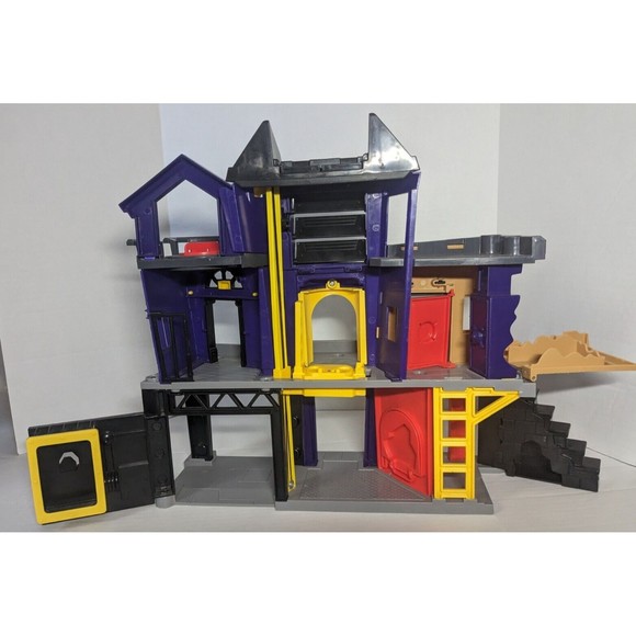 Imaginext DC Super Friends Batgirl City Joker Bank Playset 2011 w Harley Quinn - Picture 1 of 5